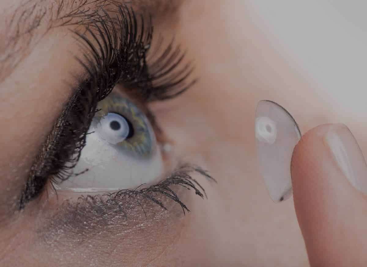 Contact lenses insertion